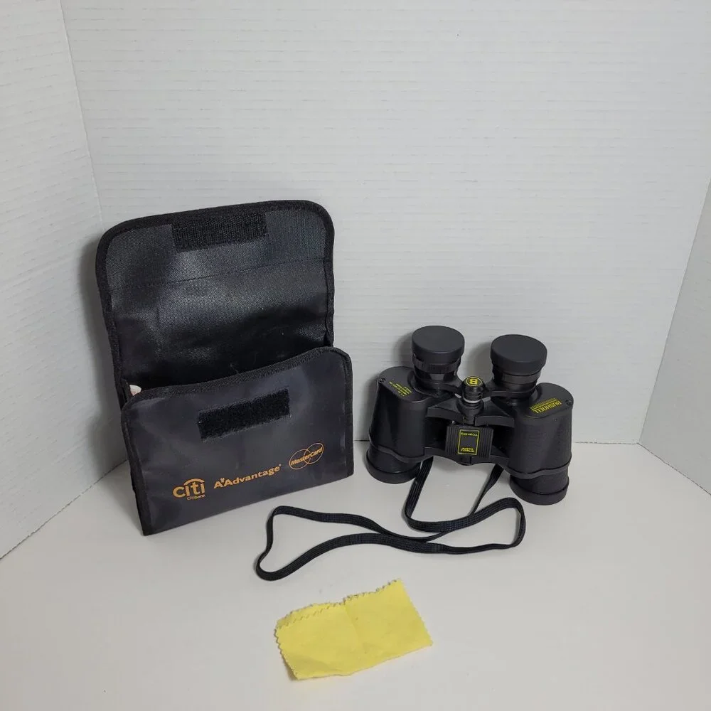 Bushnell Insta Focus 7 X 35 Binoculars 420 FT AT 1000 Yds with Case Strap